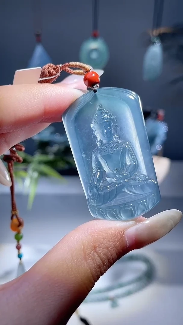 颈饰未镶嵌翡翠度母