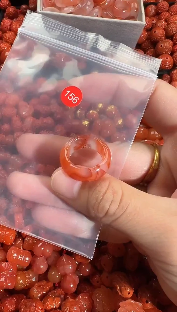 颈饰未镶嵌南红玛瑙1