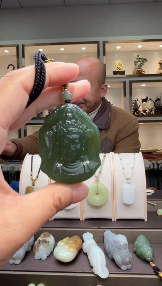 颈饰未镶嵌和田玉苏