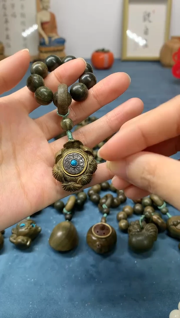 【闪购商品】维腊木（绿檀）把件好运连连 盘玩件