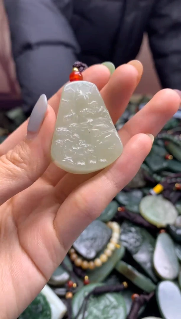 颈饰未镶嵌和田玉1