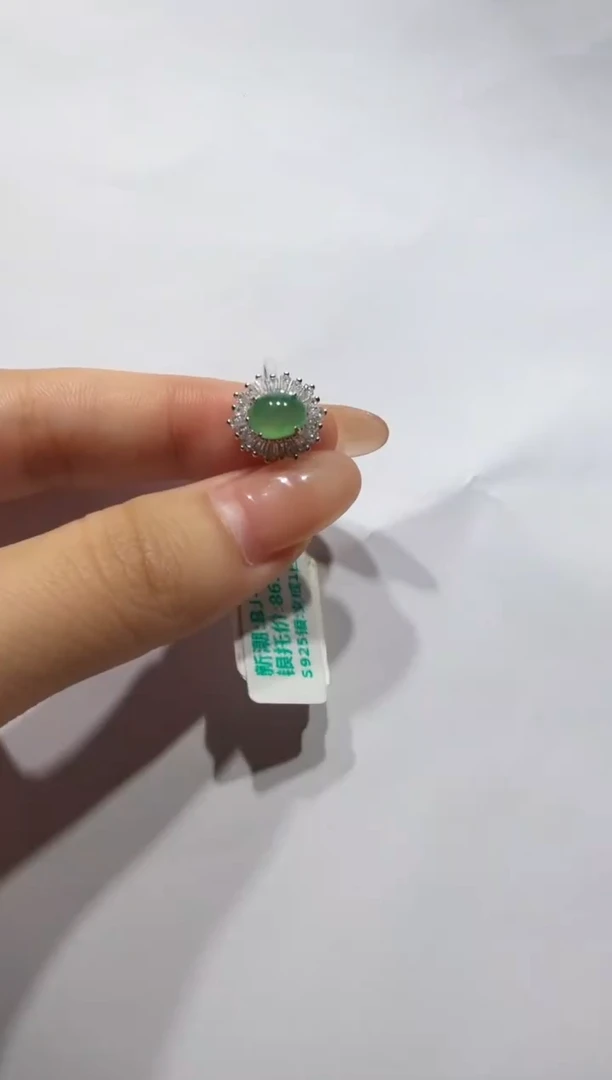 银S925镶嵌戒指翡翠925银镶缅甸A货翡翠戒指