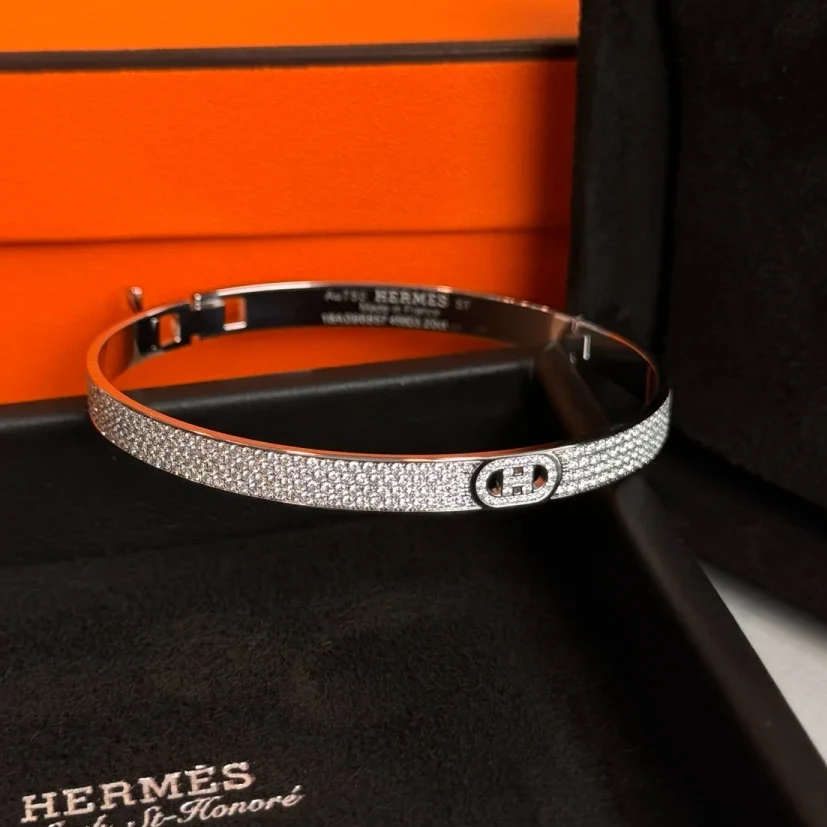 未使用 Hermes/爱马仕 小花6欢 猪鼻子 满钻 手镯 18K白金 SH