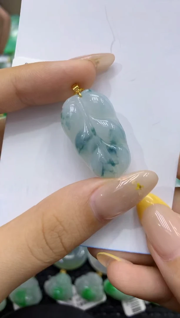颈饰18K金镶嵌翡翠天然缅甸翡翠A货