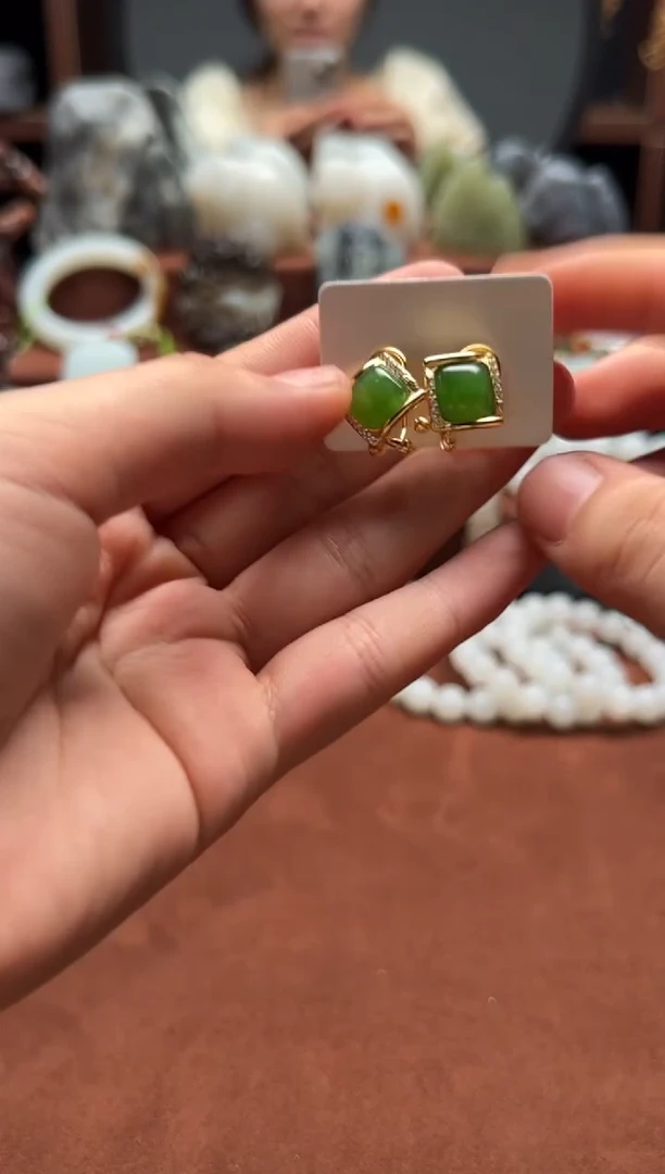 和田玉未镶嵌颈饰1