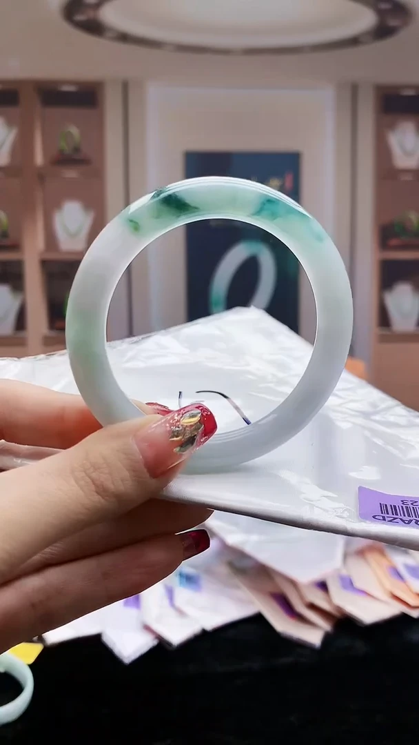 【闪购商品】翡翠手镯未镶嵌    H68-123