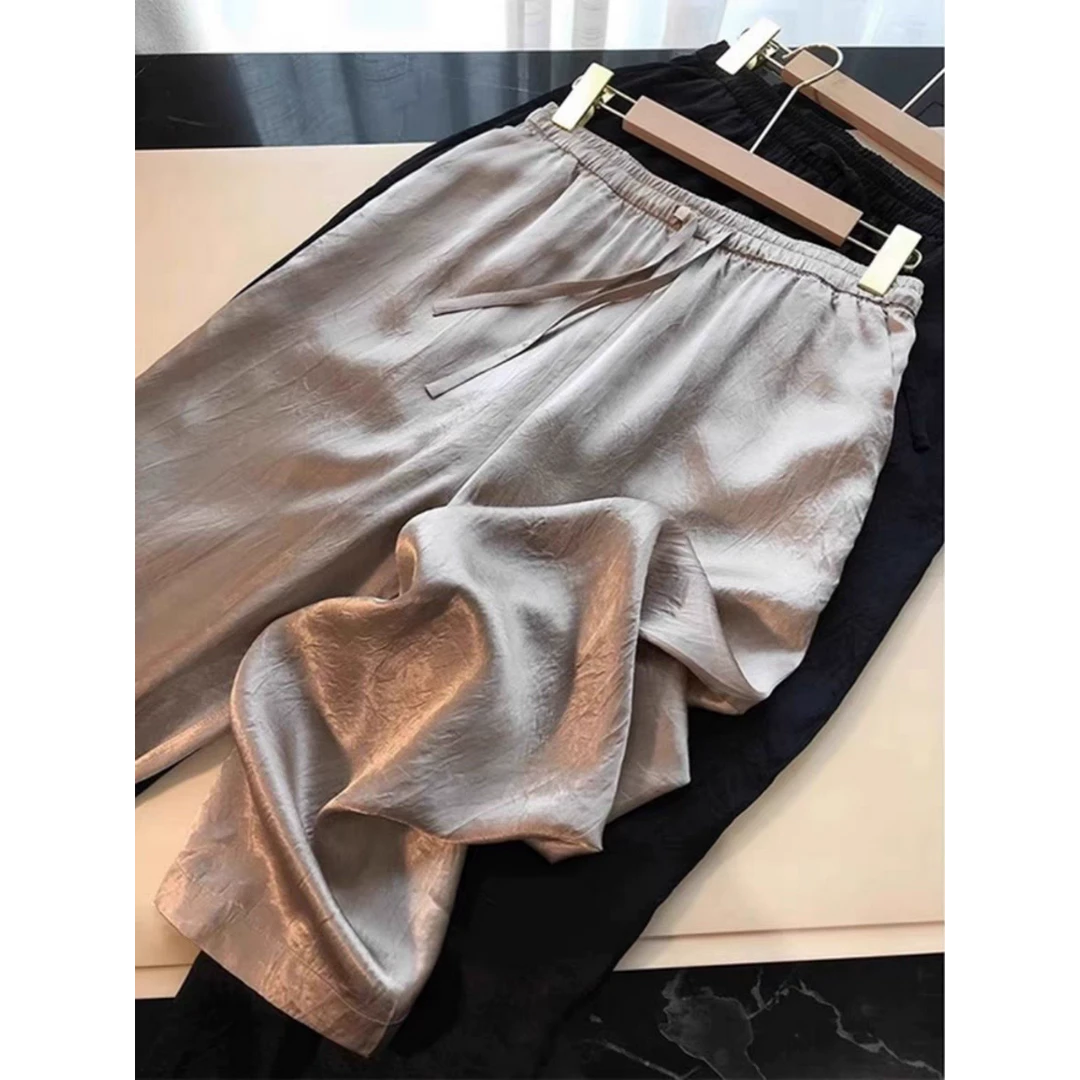灰色高级感缎面休闲裤子女夏季2025年韩系小个子垂坠感褶皱阔腿裤