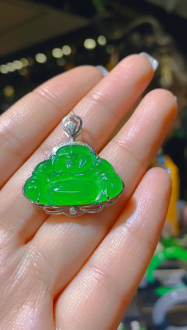 【闪购商品】翡翠吊坠(赠链)18K金镶嵌101