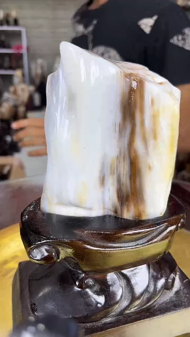 缅甸天然硅化玉摆件
