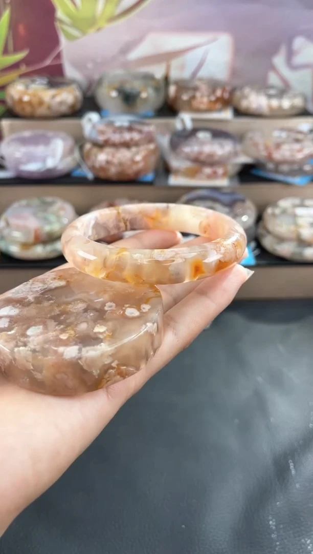 石英质玉手镯未镶嵌60