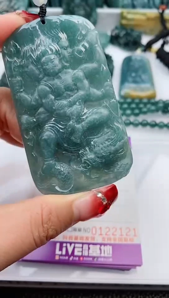 【闪购商品】翡翠颈饰未镶嵌             