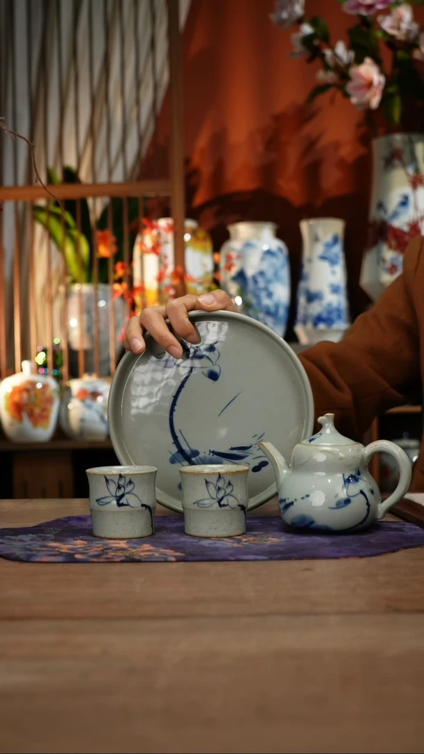 当代景德镇设计师釉下手绘陶瓷花瓶