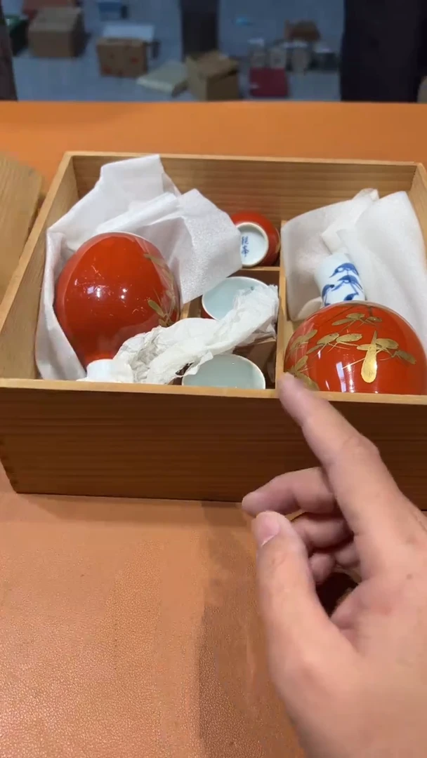 松**雨阿达西日瓷摆件033