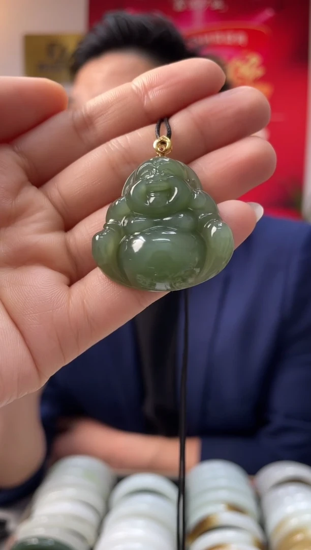 【闪购商品】和田玉颈饰18K金镶嵌沙枣青佛公吊坠随机发一件