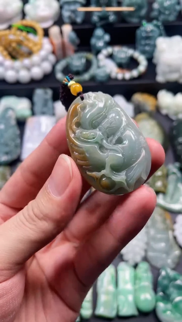 颈饰未镶嵌翡翠10  天然翡翠a货  飞龙在天