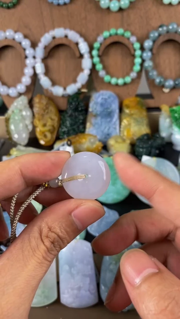 翡翠未镶嵌颈饰粉紫平安扣