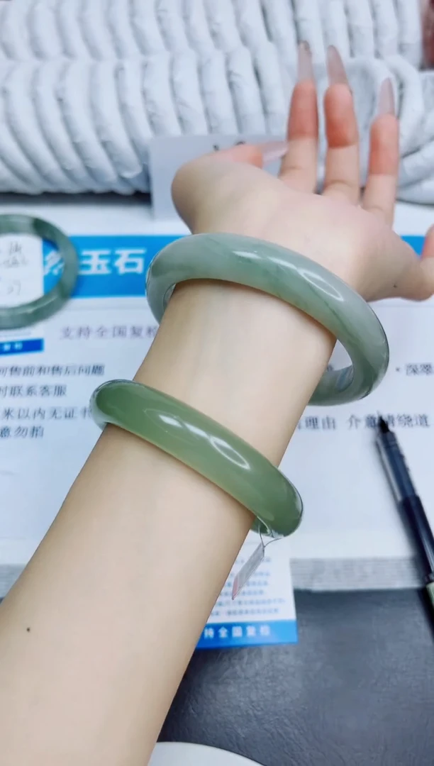 未镶嵌手镯石英质玉65/62