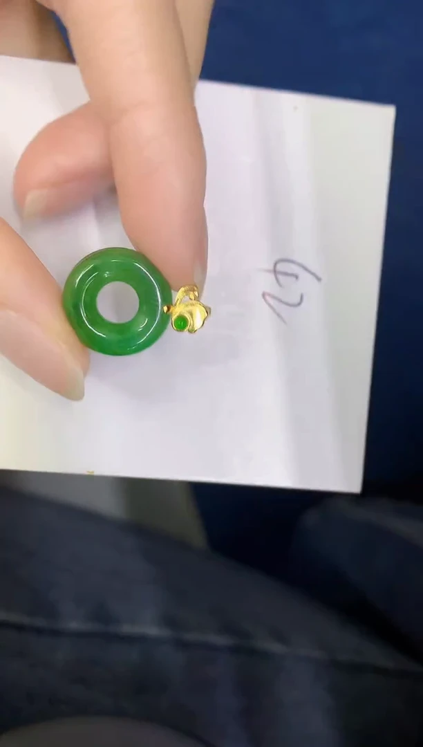 颈饰未镶嵌翡翠缅甸天然翡翠A货