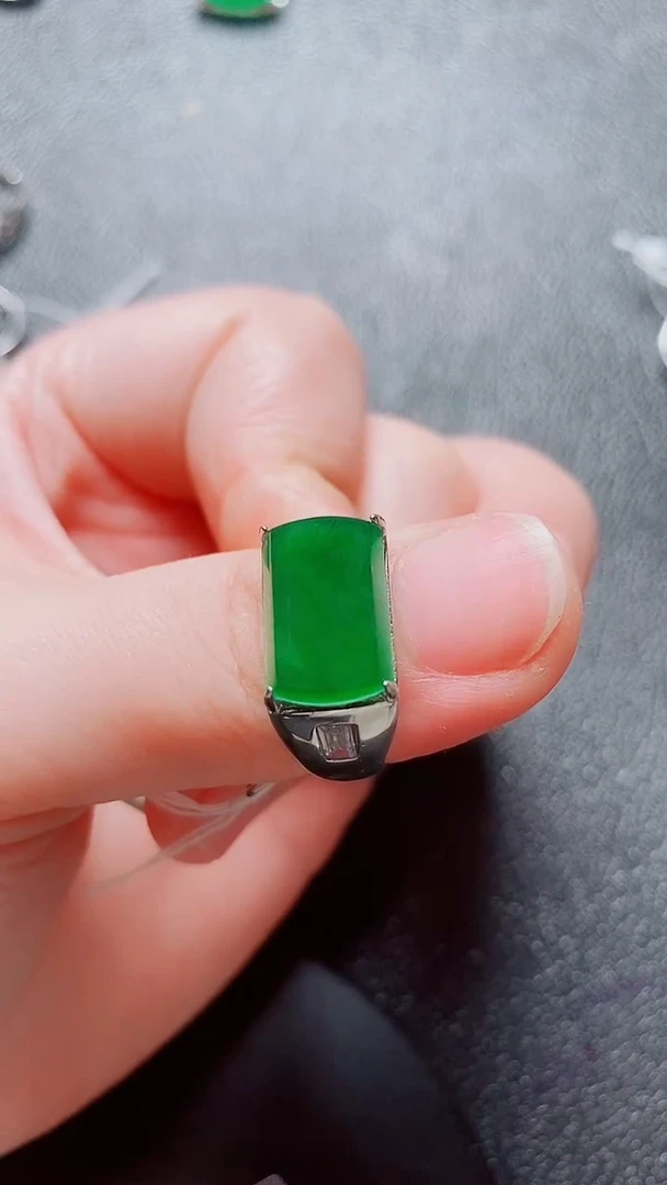 翡翠戒指银S925镶嵌翡翠