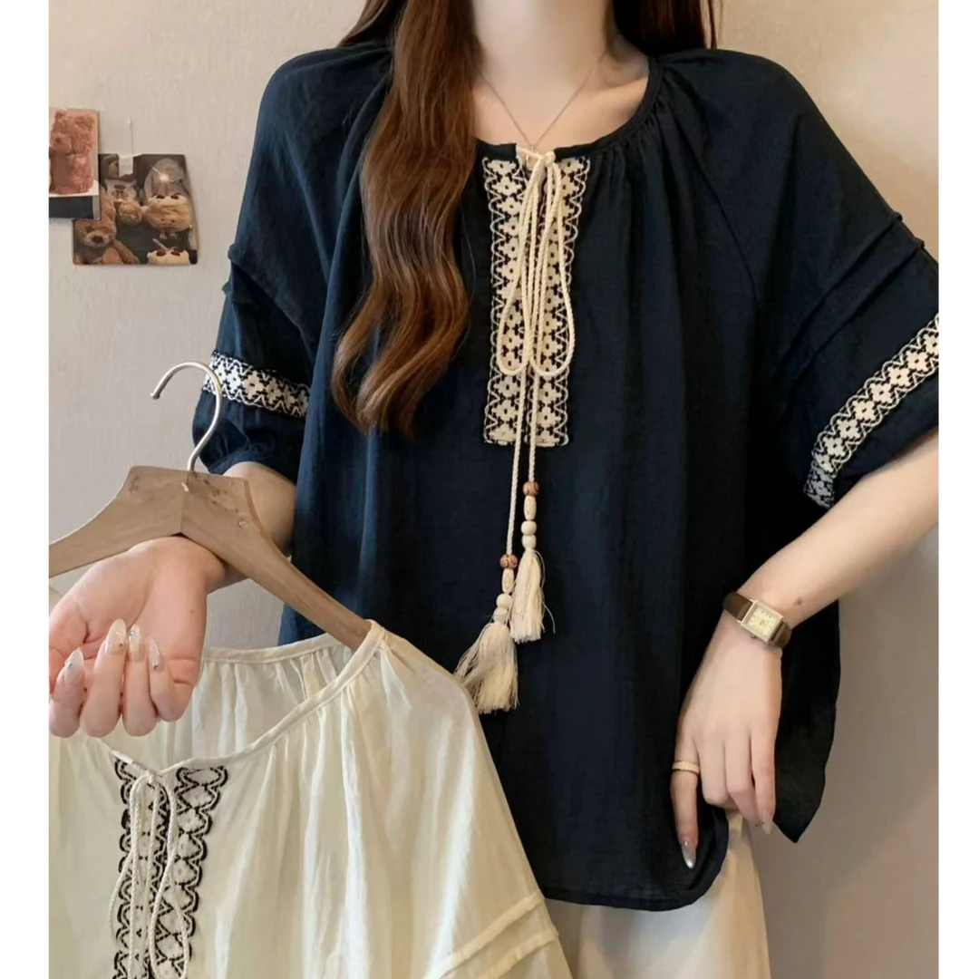 民族风刺绣短袖衬衫女夏季2025新款洋气减龄小衫宽松时尚系带上衣