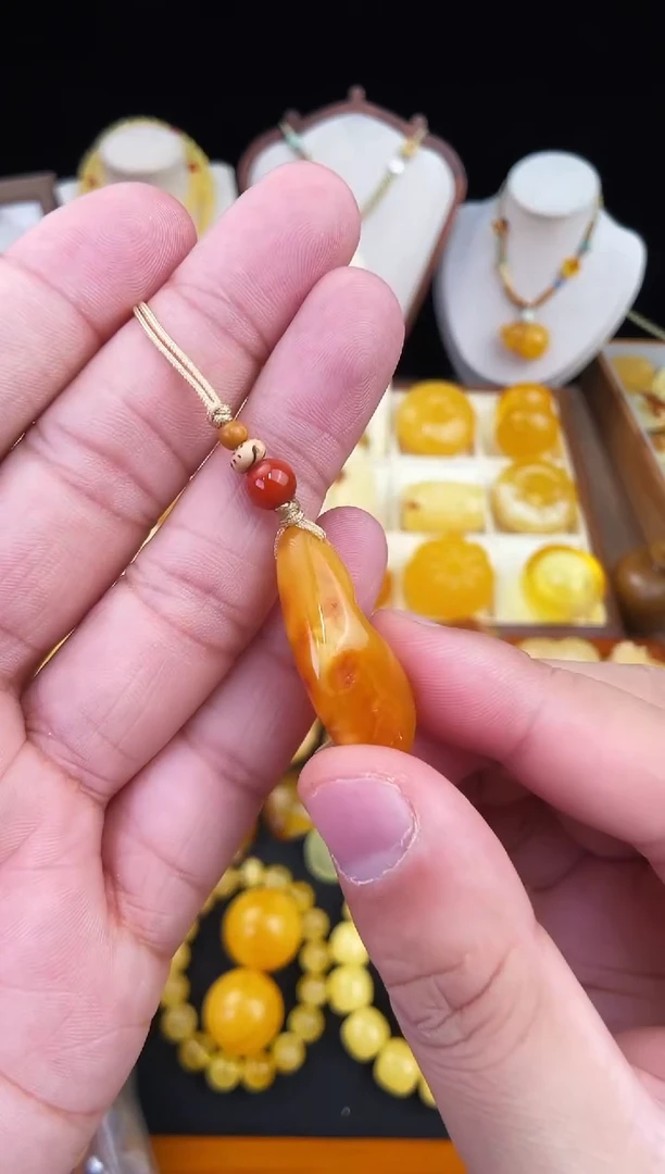 琥珀未镶嵌珠宝奇石柒月