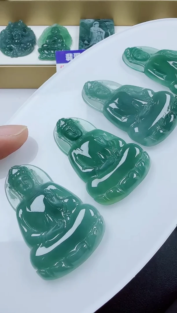 翡翠未镶嵌颈饰素衣多样性发其一