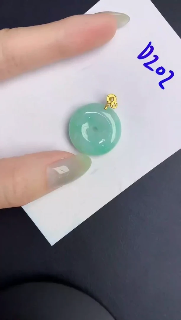 翡翠未镶嵌颈饰缅甸天然翡翠A货