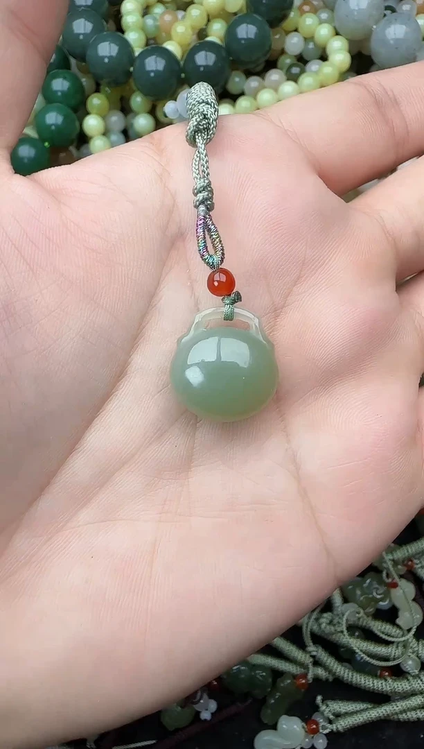 颈饰未镶嵌和田玉拍一发一