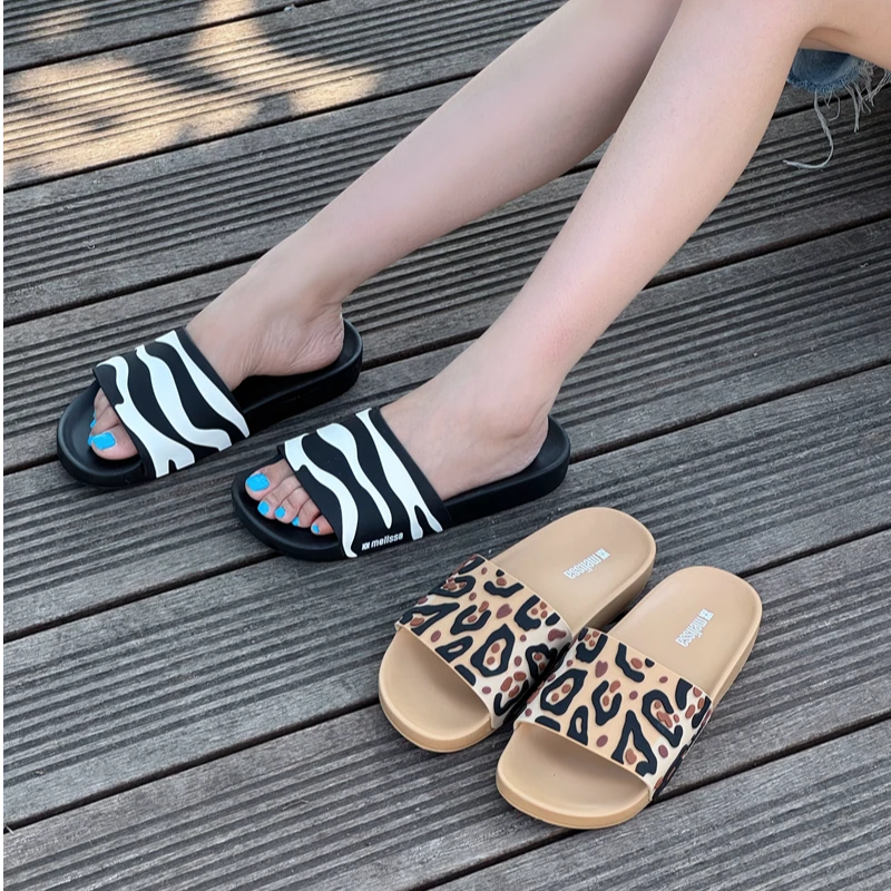 巴西斑马豹纹拖鞋25新款厚底凉拖时尚外穿一字拖沙滩巴西果冻鞋