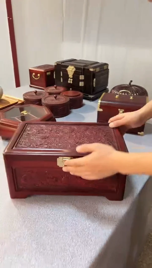紫檀木类成套家具赞比亚血檀 九龙彩礼箱40*25*18.5