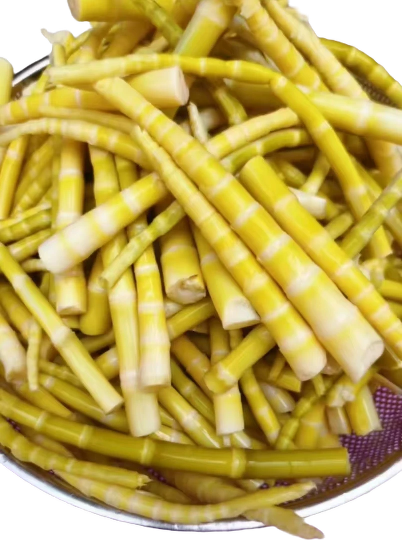 云南杉树云笋之乡新鲜罗汉竹笋，《焯水》口感清脆，素炒，凉拌煮火锅