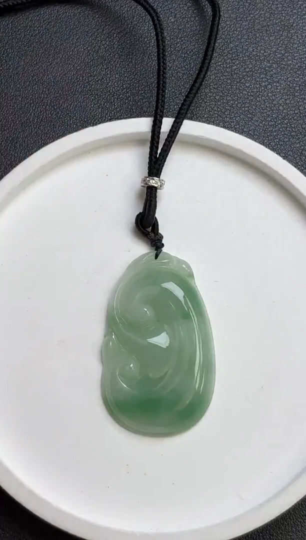 颈饰未镶嵌翡翠如意