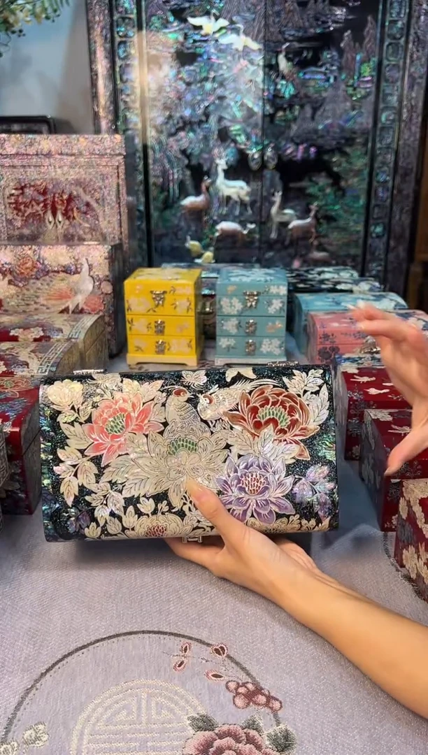 黑金鲍全满螺·弘贝雅螺钿漆器文化馆