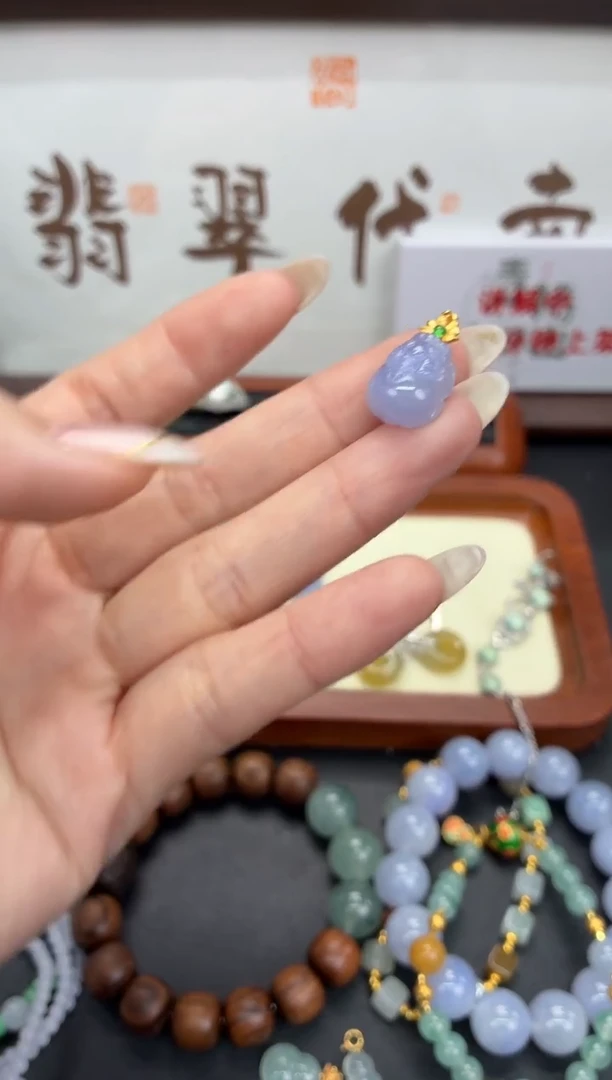 吊坠(不含链)18K金镶嵌翡翠A货翡翠0105000