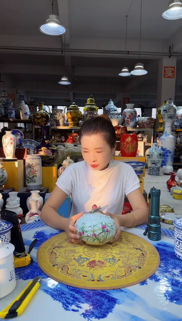 摆件小号陶瓷茶叶罐