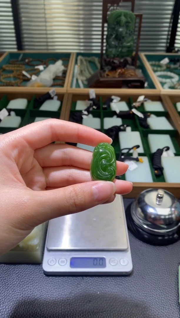 颈饰未镶嵌和田玉碧玉阳绿如意