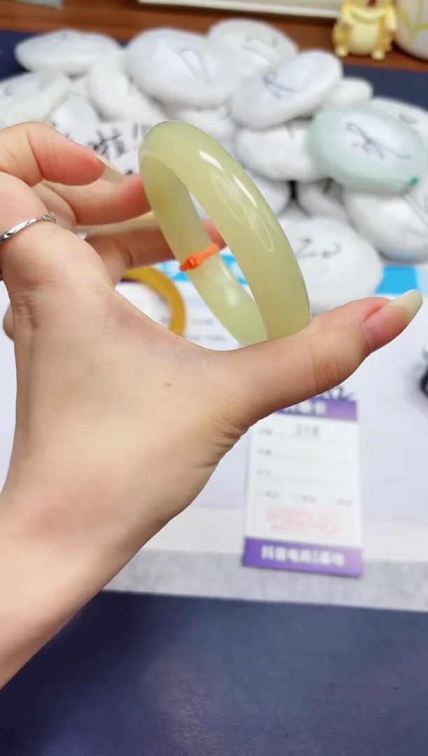 石英质玉手镯未镶嵌218-晴水-圈口62