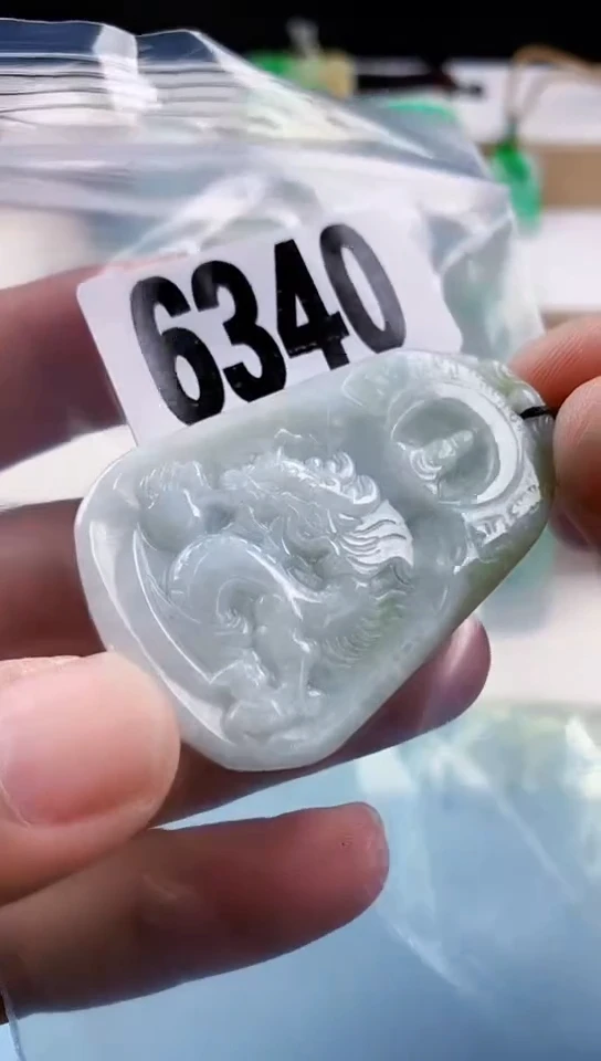 【闪购商品】翡翠挂件未镶嵌天然翡翠吊坠挂件