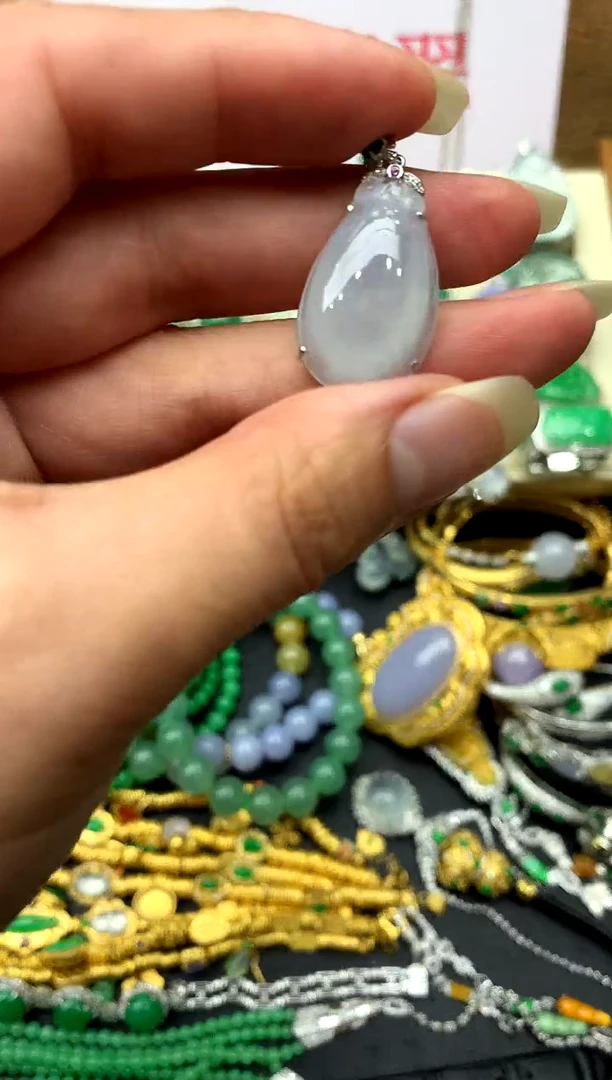 翡翠18K金镶嵌颈饰116-中国好珍宝