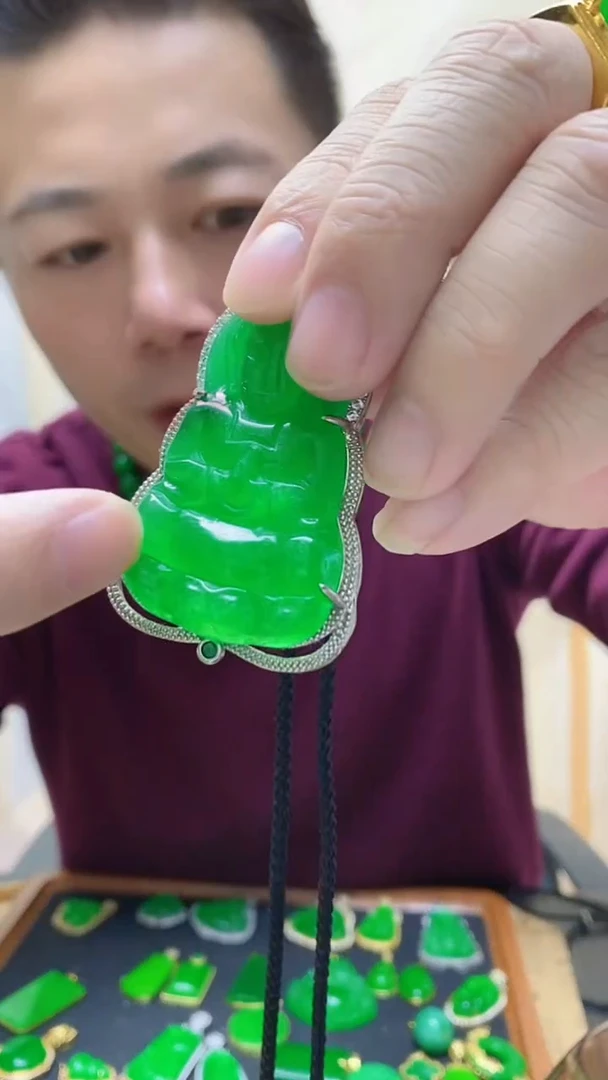 合金手链石英质玉翠绿色吊坠