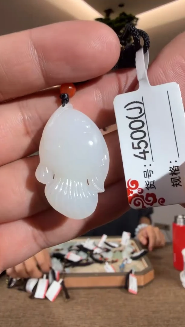 颈饰未镶嵌和田玉J