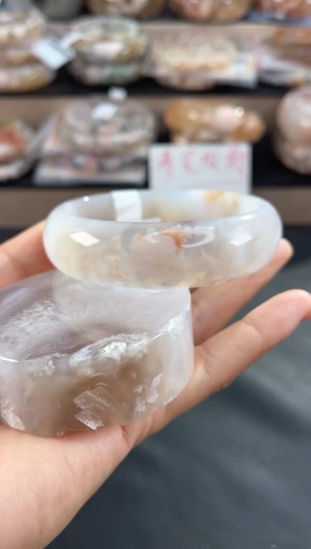 未镶嵌手镯石英质玉64（赠品镯心 不保证完美）