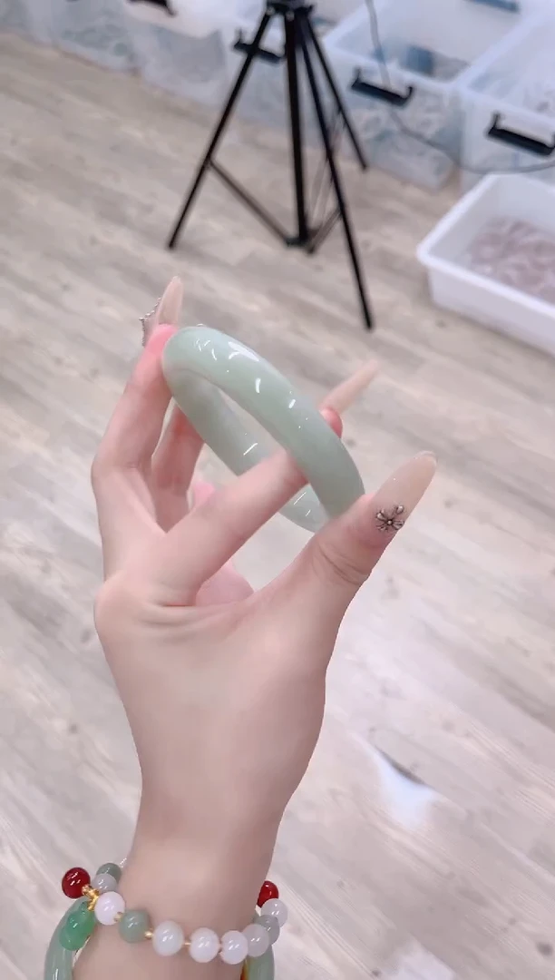 未镶嵌手镯石英质玉257-58D