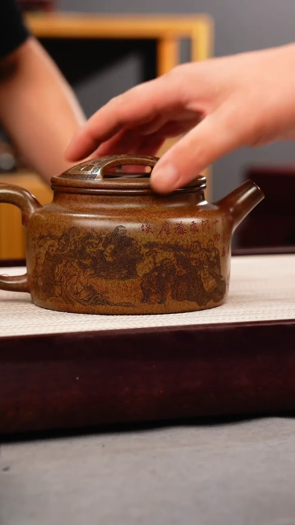 茶杯紫砂云雾沉香泥 牛盖莲子 百佛来朝