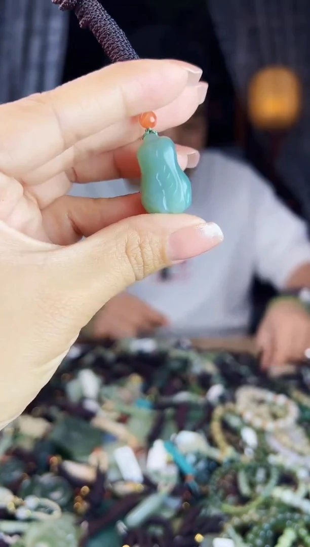 未镶嵌和田玉挂件1