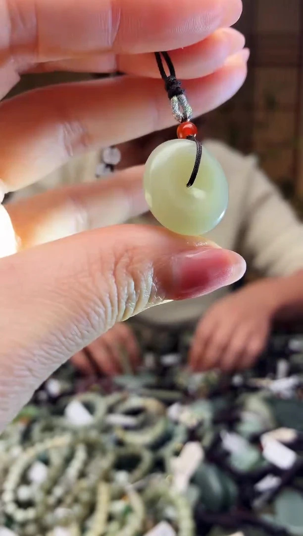 颈饰未镶嵌和田玉多样性发货，拍一发一