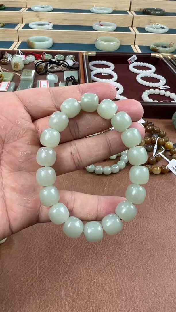 未镶嵌手链和田玉且末青白玉手串