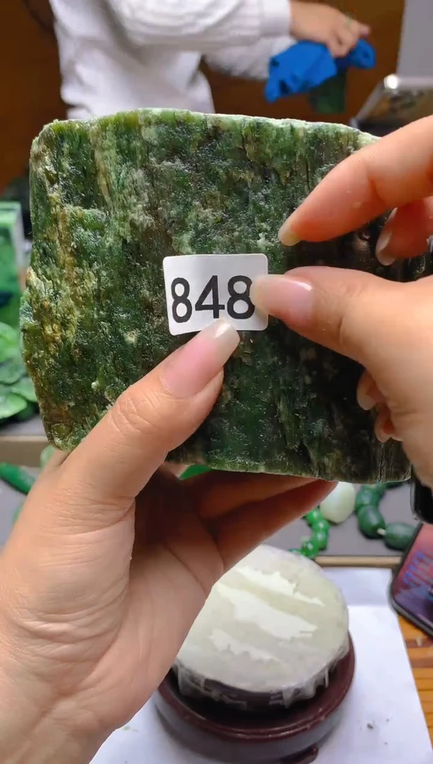 和田玉（碧玉）未镶嵌珠宝半成品1