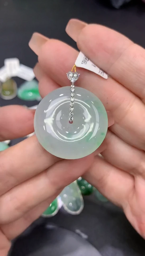 吊坠(不含链)18K金镶嵌翡翠111