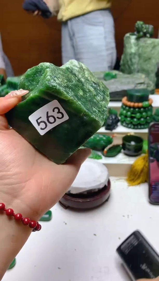 未镶嵌和田玉（碧玉）珠宝半成品1